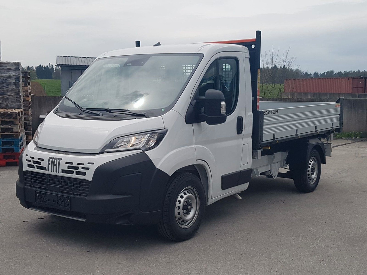 Fiat Ducato 35H L2H1 EKA 3-Seiten-Kipper 180 PS AHK - Véhicule utilitaire benne: photos 1 Fiat Ducato 35H L2H1 EKA 3-Seiten-Kipper 180 PS AHK - Véhicule utilitaire benne: photos 1