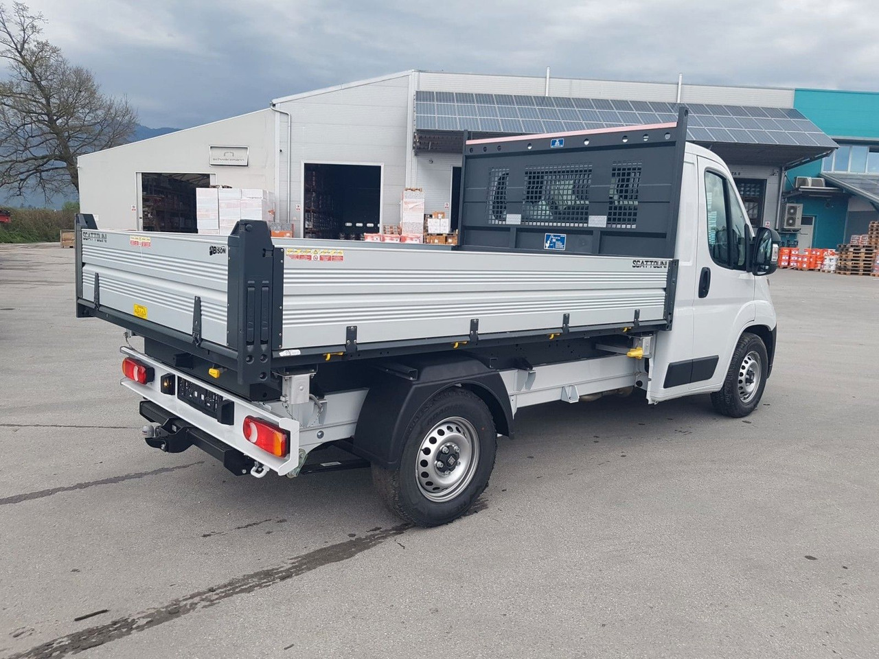 Fiat Ducato 35H L2H1 EKA 3-Seiten-Kipper 180 PS AHK - Véhicule utilitaire benne: photos 4 Fiat Ducato 35H L2H1 EKA 3-Seiten-Kipper 180 PS AHK - Véhicule utilitaire benne: photos 4