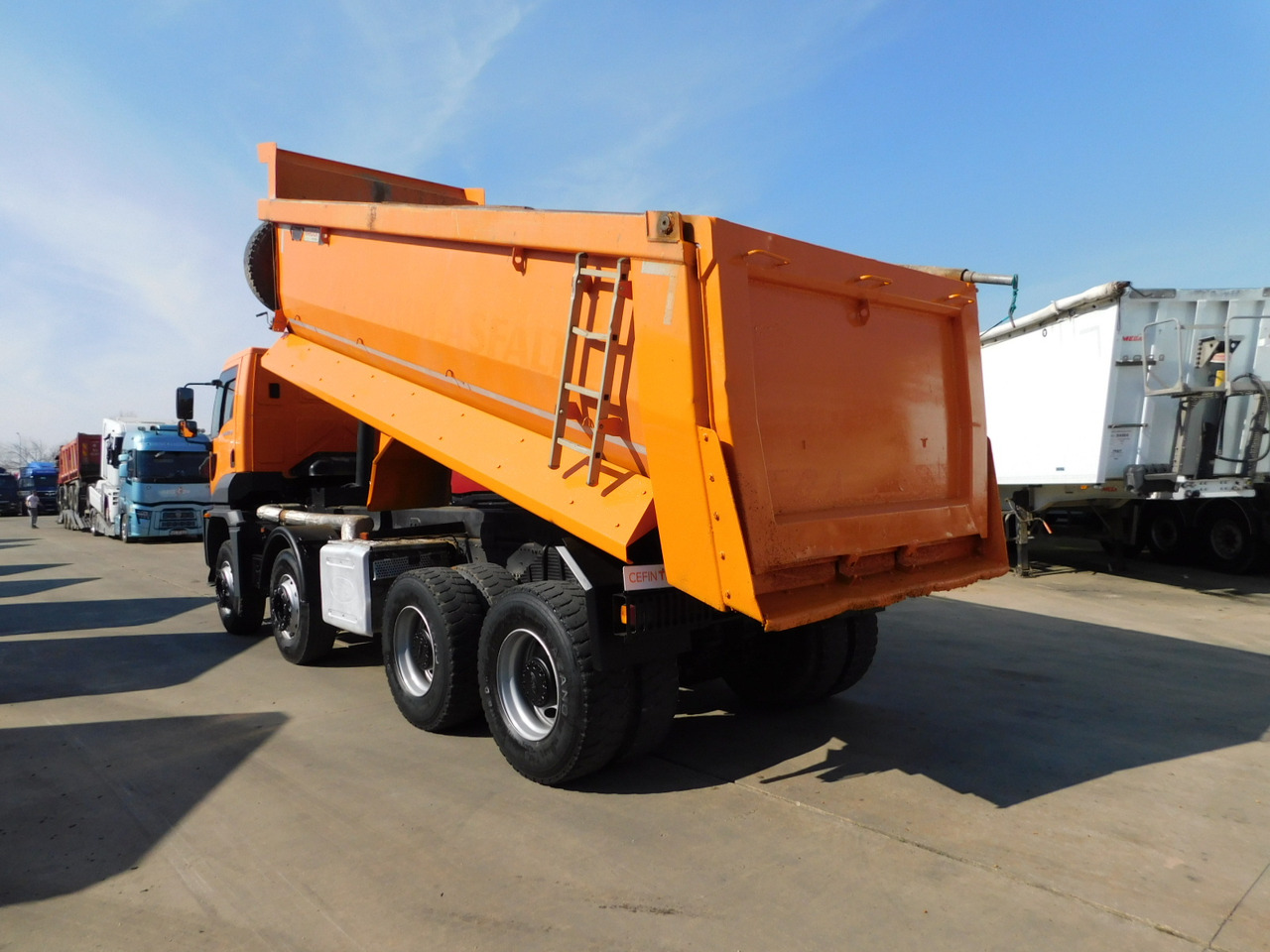 Ford 4142d 8x4 dcab e6 16s2230 - Camion benne: photos 4 Ford 4142d 8x4 dcab e6 16s2230 - Camion benne: photos 4