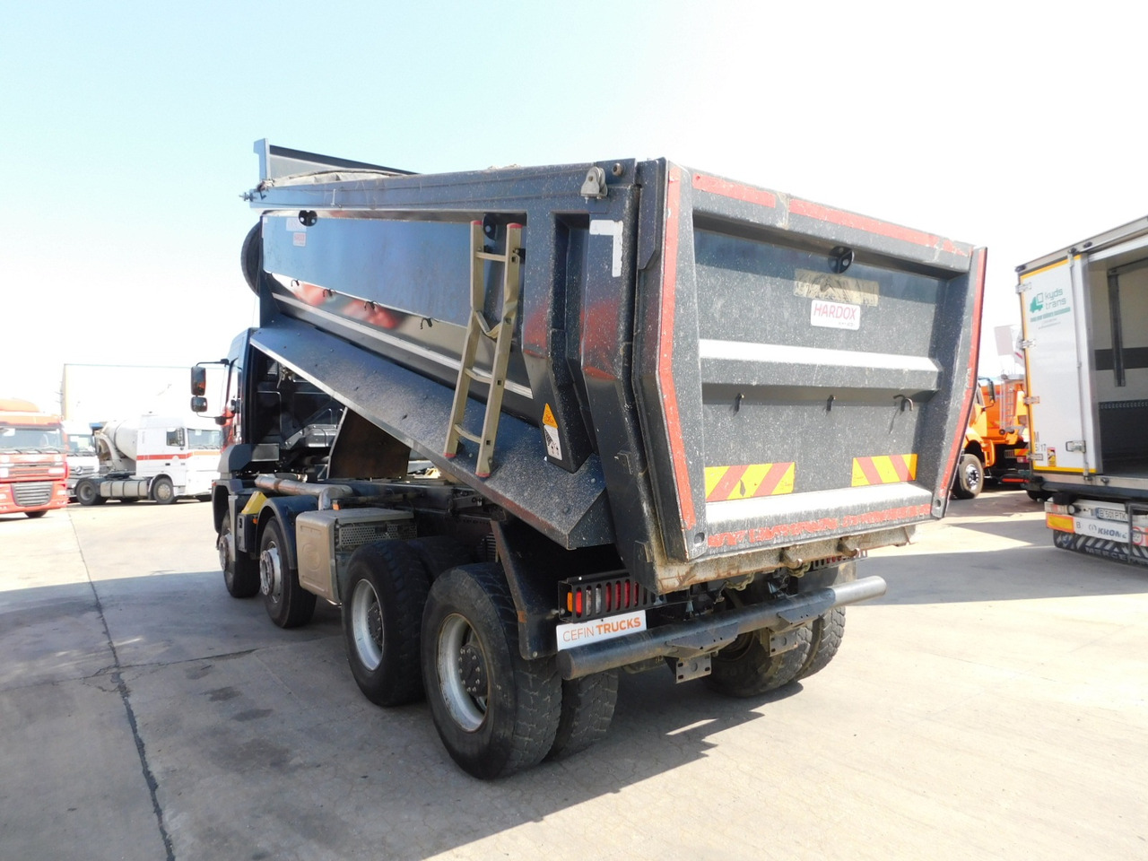 Ford 4142d 8x4 dcab e6 16s2230 - Camion benne: photos 4 Ford 4142d 8x4 dcab e6 16s2230 - Camion benne: photos 4