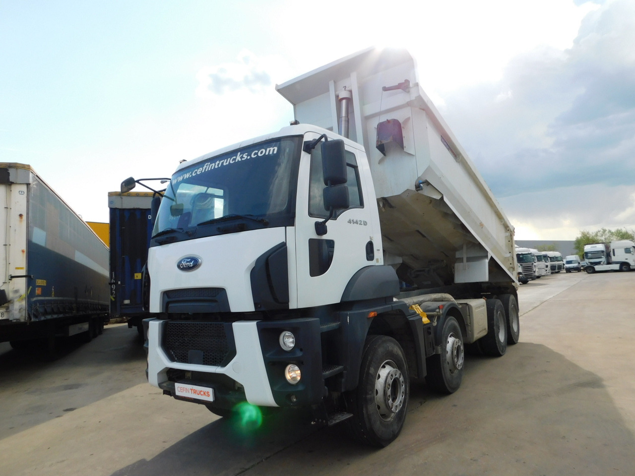 Ford 4142d 8x4 dcab e6 16s2230 ecotorq - Camion benne: photos 1 Ford 4142d 8x4 dcab e6 16s2230 ecotorq - Camion benne: photos 1