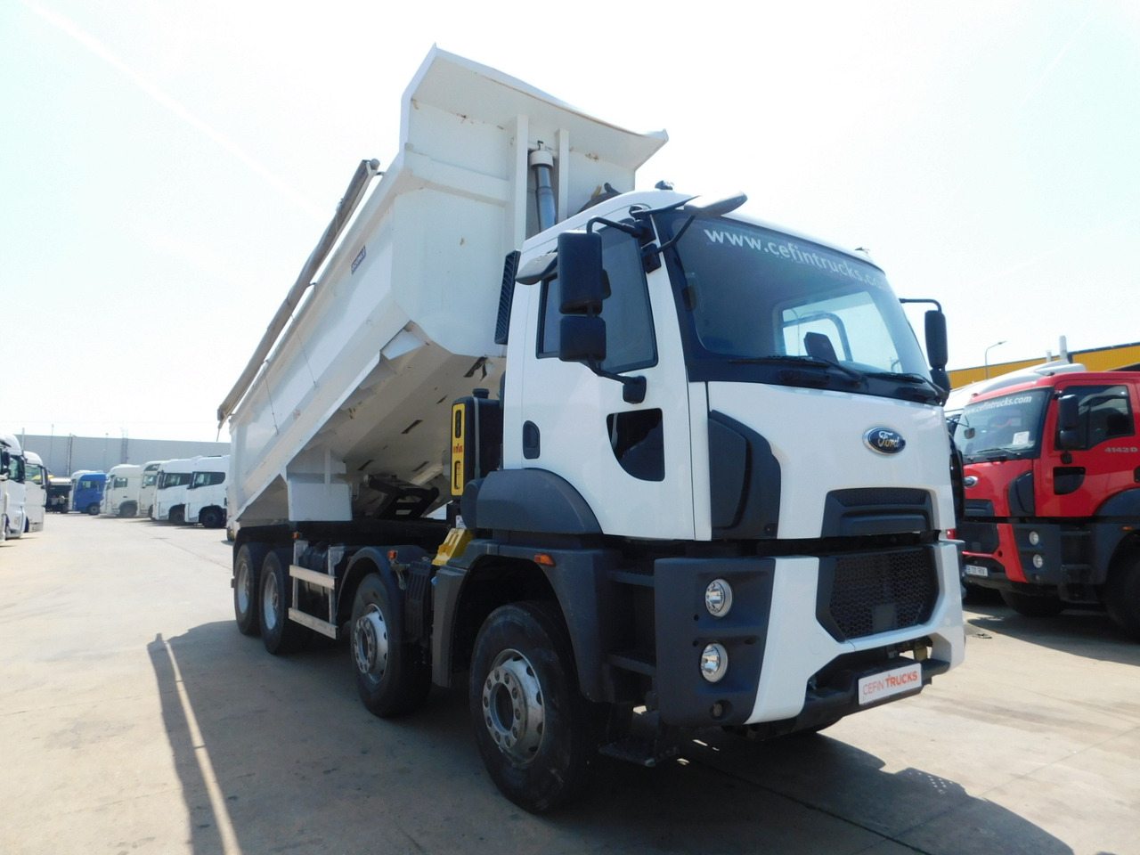Ford 4142d 8x4 dcab e6 16s2230 ecotorq - Camion benne: photos 2 Ford 4142d 8x4 dcab e6 16s2230 ecotorq - Camion benne: photos 2