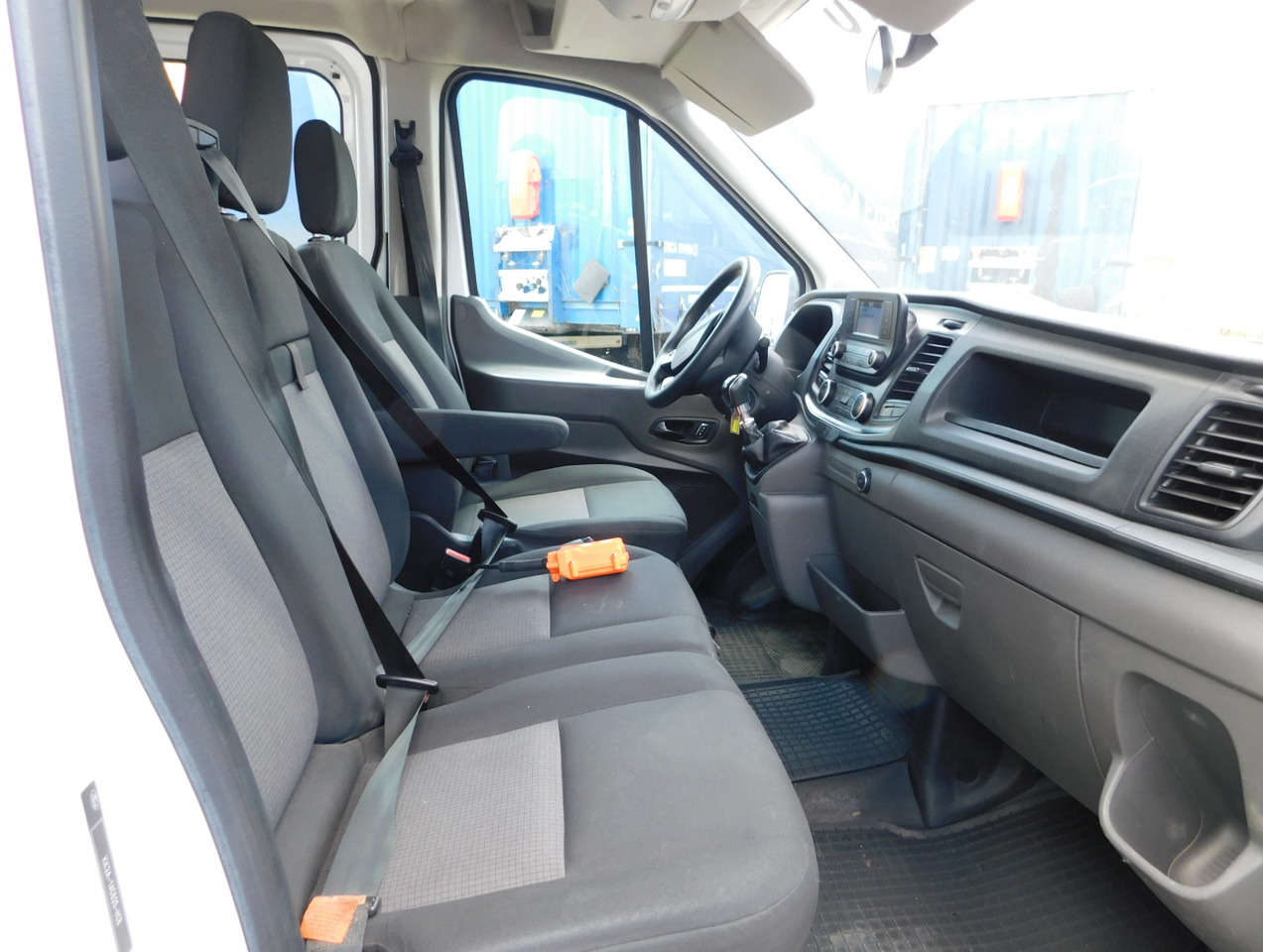 Ford Transit - Véhicule utilitaire benne: photos 5 Ford Transit - Véhicule utilitaire benne: photos 5