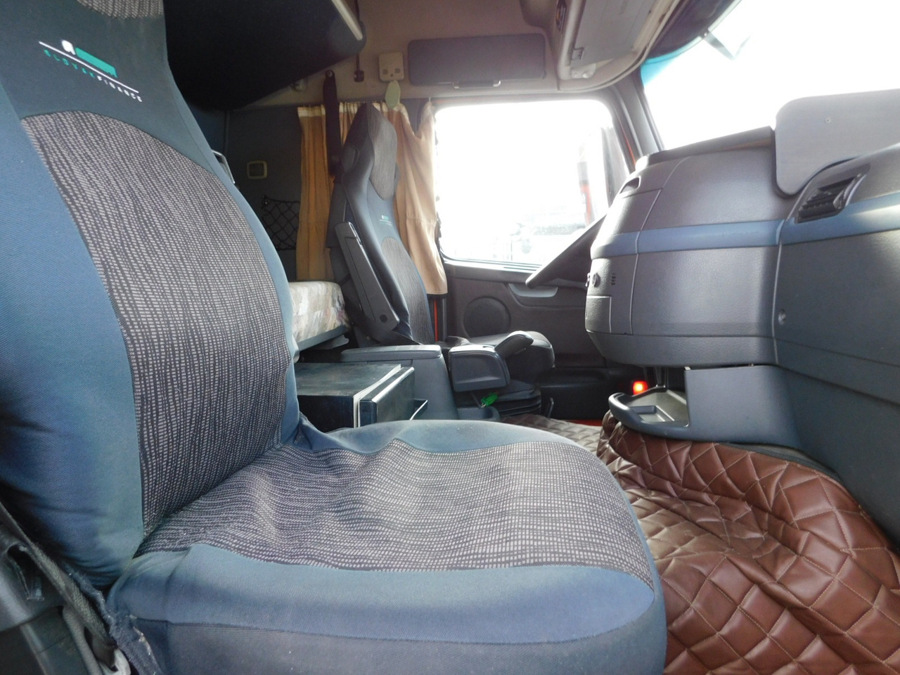 Volvo Fh 440 - Tracteur routier: photos 5 Volvo Fh 440 - Tracteur routier: photos 5
