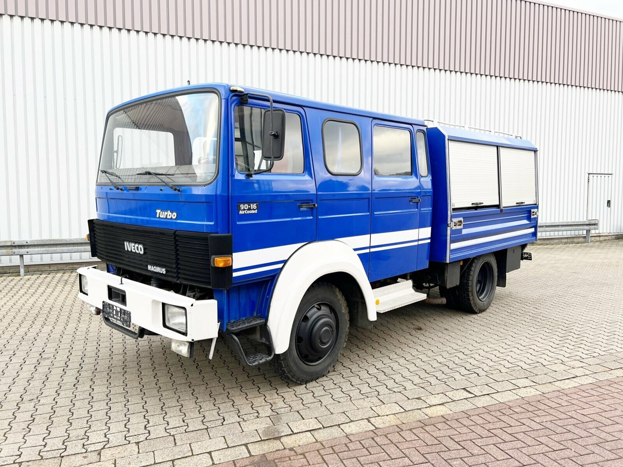 90-16 AW 4x4 Doka 90-16 AW 4x4 Doka, Mannschaftswagen - Camion de pompier: photos 1 90-16 AW 4x4 Doka 90-16 AW 4x4 Doka, Mannschaftswagen - Camion de pompier: photos 1