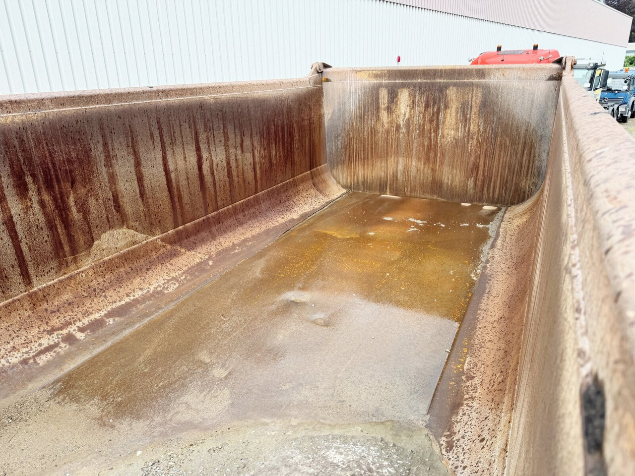 ASTRA HHD8 86.48-80 8x6 ASTRA HHD8 86.48-80 8x6 Mulde ca. 24m³ - Tombereau: photos 2 ASTRA HHD8 86.48-80 8x6 ASTRA HHD8 86.48-80 8x6 Mulde ca. 24m³ - Tombereau: photos 2