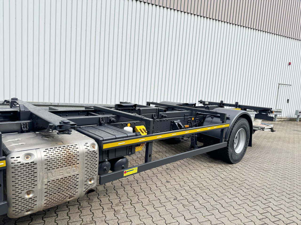 Iveco Stralis AT 190 S31FP-CM 4x2 Stralis AT 190 S31FP-CM 4x2, LBW BÄR, Ex- - Camion: photos 2 Iveco Stralis AT 190 S31FP-CM 4x2 Stralis AT 190 S31FP-CM 4x2, LBW BÄR, Ex- - Camion: photos 2