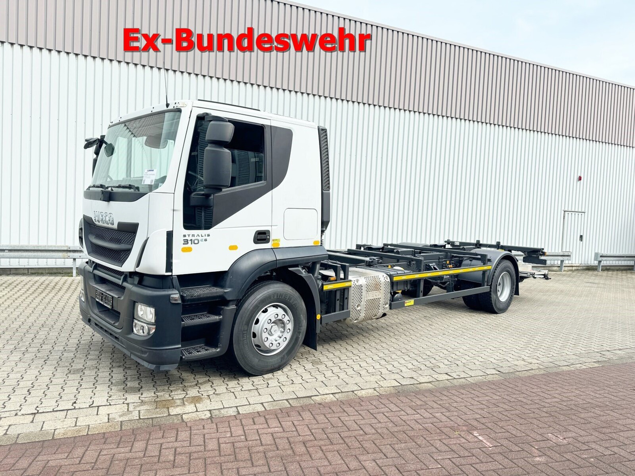 Iveco Stralis AT 190 S31FP-CM 4x2 Stralis AT 190 S31FP-CM 4x2, LBW BÄR, Ex- - Camion: photos 1 Iveco Stralis AT 190 S31FP-CM 4x2 Stralis AT 190 S31FP-CM 4x2, LBW BÄR, Ex- - Camion: photos 1