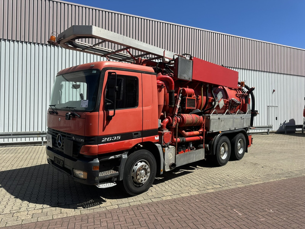 Mercedes-Benz Actros 2635 6x4 Actros 2635 6x4, Kutschke Saug- und Spülwagen ca. 13,5m³ - Camion: photos 1 Mercedes-Benz Actros 2635 6x4 Actros 2635 6x4, Kutschke Saug- und Spülwagen ca. 13,5m³ - Camion: photos 1