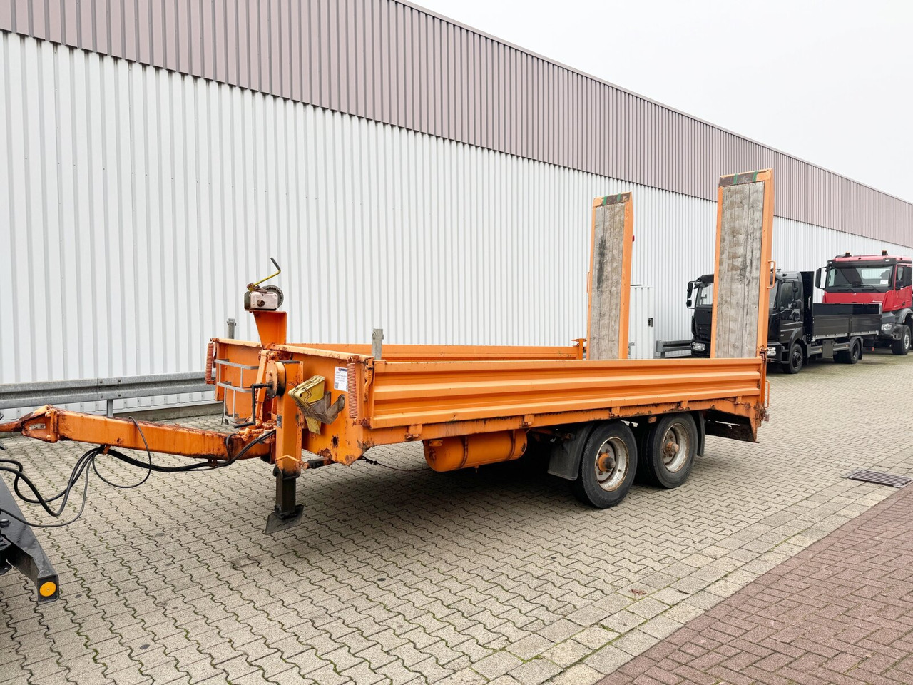 ETUE-TA 10 ETUE-TA 10, Ex , wenig benutzt top Zustand - Remorque porte-engin surbaissée: photos 1 ETUE-TA 10 ETUE-TA 10, Ex , wenig benutzt top Zustand - Remorque porte-engin surbaissée: photos 1
