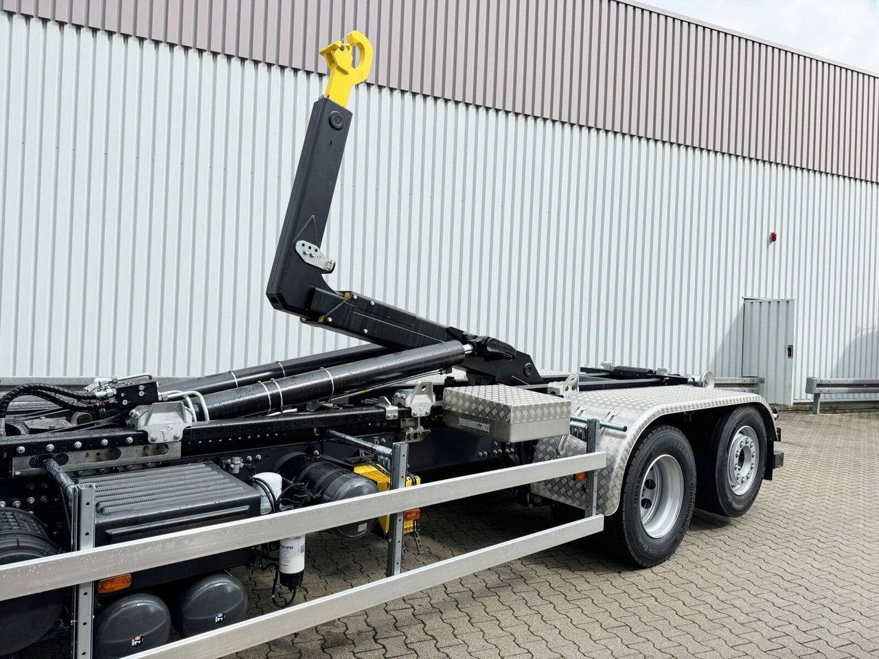 FE 350 6x2-4 FE 350/380 6x2-4, Lenk-/Liftachse - Châssis cabine: photos 2 FE 350 6x2-4 FE 350/380 6x2-4, Lenk-/Liftachse - Châssis cabine: photos 2
