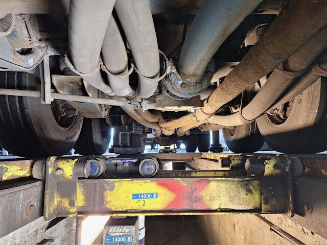 Feldbinder EUT 38.3-3 EUT 38.3-3, Liftachse, 3 Kammern, ca. 38.000l - Citerne pulvérulente: photos 4 Feldbinder EUT 38.3-3 EUT 38.3-3, Liftachse, 3 Kammern, ca. 38.000l - Citerne pulvérulente: photos 4