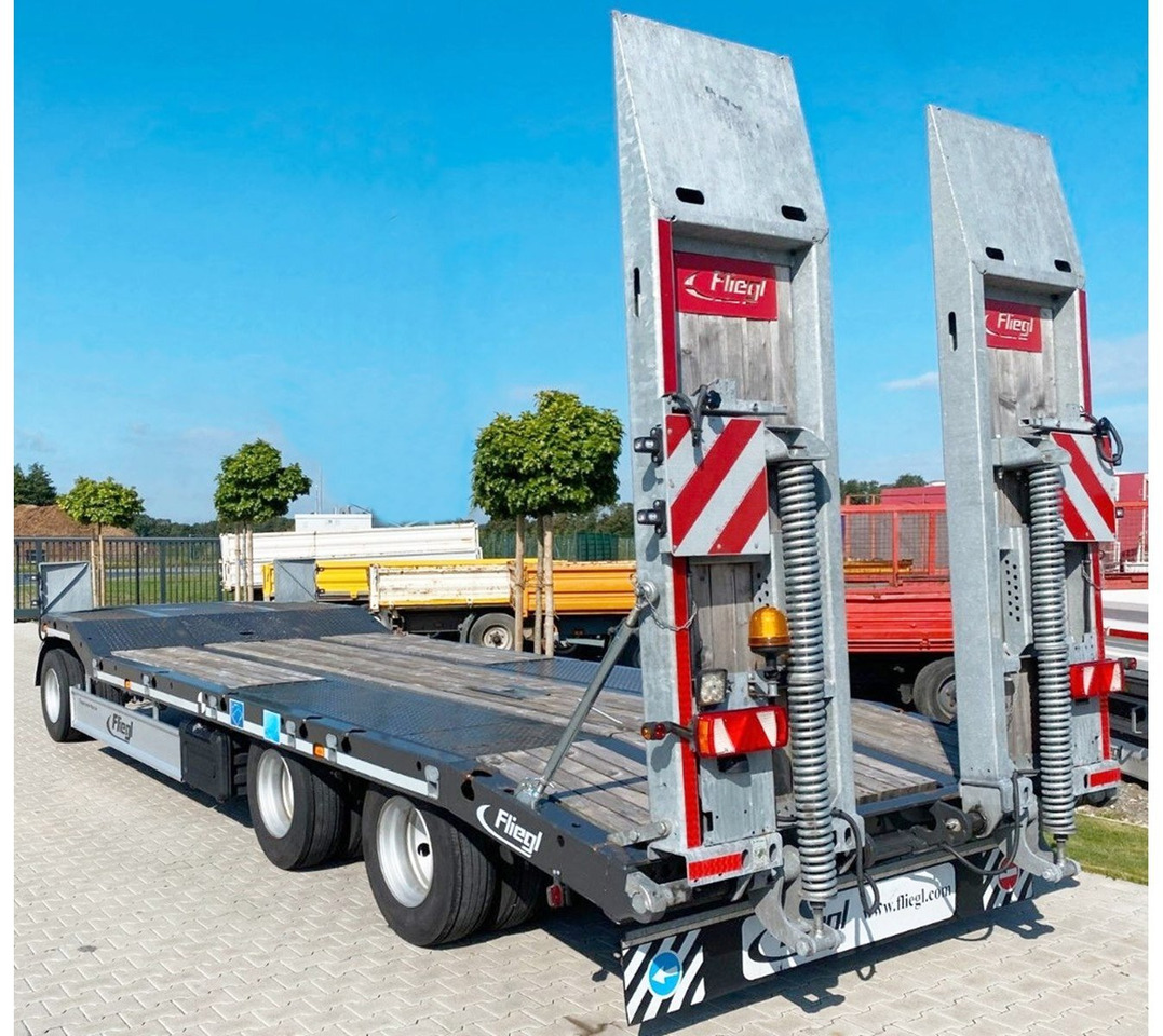 Fliegl DTS-S 300 DTS-S 300, verbreiterbar auf 3,05m - Remorque porte-engin surbaissée: photos 4 Fliegl DTS-S 300 DTS-S 300, verbreiterbar auf 3,05m - Remorque porte-engin surbaissée: photos 4