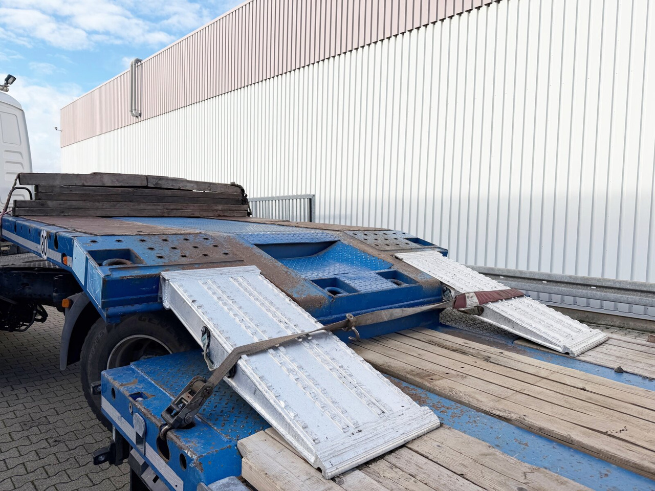 Fliegl SDS 420 T SDS 420 T, Nachlauflenkachse, Verbr. auf 3m, hydr. Rampen - Semi-remorque surbaissé: photos 5 Fliegl SDS 420 T SDS 420 T, Nachlauflenkachse, Verbr. auf 3m, hydr. Rampen - Semi-remorque surbaissé: photos 5