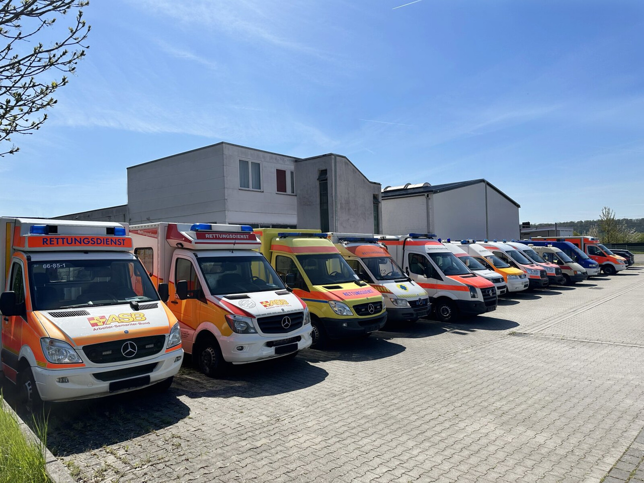 Ford Transit 2.2 TDCI 4x2 Transit 2.2 TDCI 4x2, Krankentransporter - Ambulance: photos 4 Ford Transit 2.2 TDCI 4x2 Transit 2.2 TDCI 4x2, Krankentransporter - Ambulance: photos 4