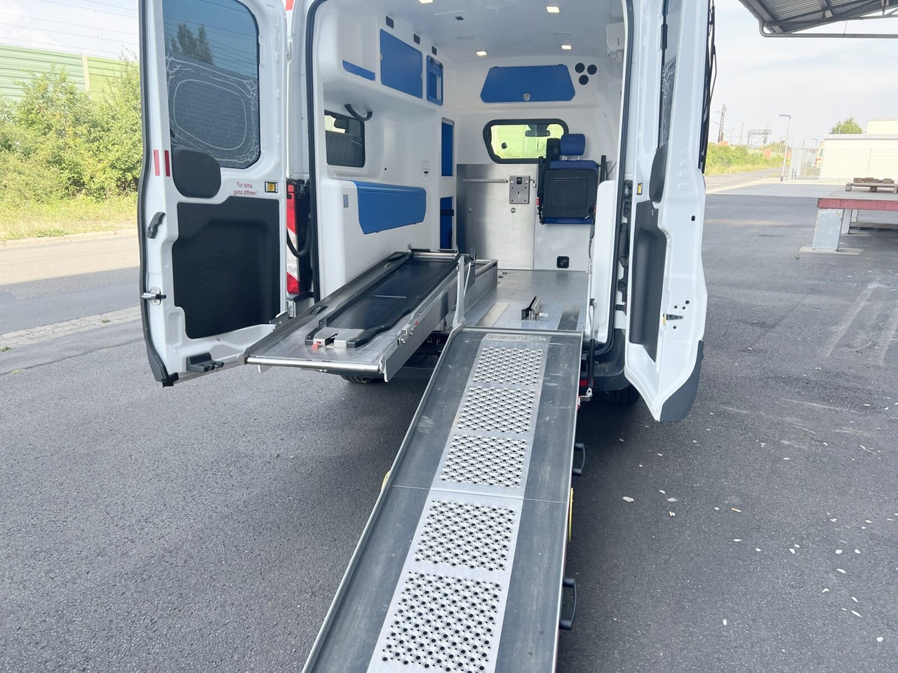 Ford Transit 2.2 TDCI 4x2 Transit 2.2 TDCI 4x2, Krankentransporter - Ambulance: photos 4 Ford Transit 2.2 TDCI 4x2 Transit 2.2 TDCI 4x2, Krankentransporter - Ambulance: photos 4