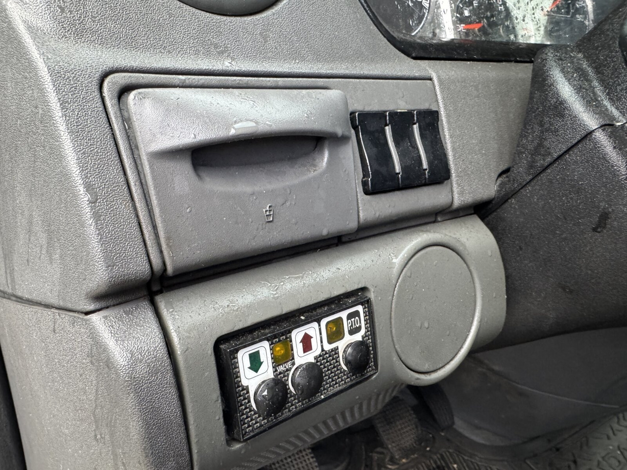 Iveco Daily 70C14D 4x2 Doka Daily 70C14D 4x2 Doka, EEV, City-Abroller - Camion ampliroll: photos 3 Iveco Daily 70C14D 4x2 Doka Daily 70C14D 4x2 Doka, EEV, City-Abroller - Camion ampliroll: photos 3