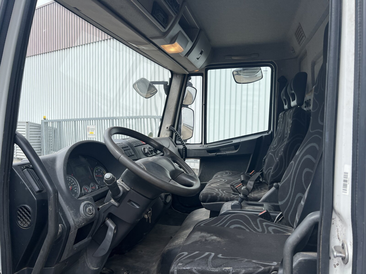 Iveco EuroCargo 75E18 4x2 EuroCargo 75E18 4x2, EEV - Camion plateau: photos 5 Iveco EuroCargo 75E18 4x2 EuroCargo 75E18 4x2, EEV - Camion plateau: photos 5