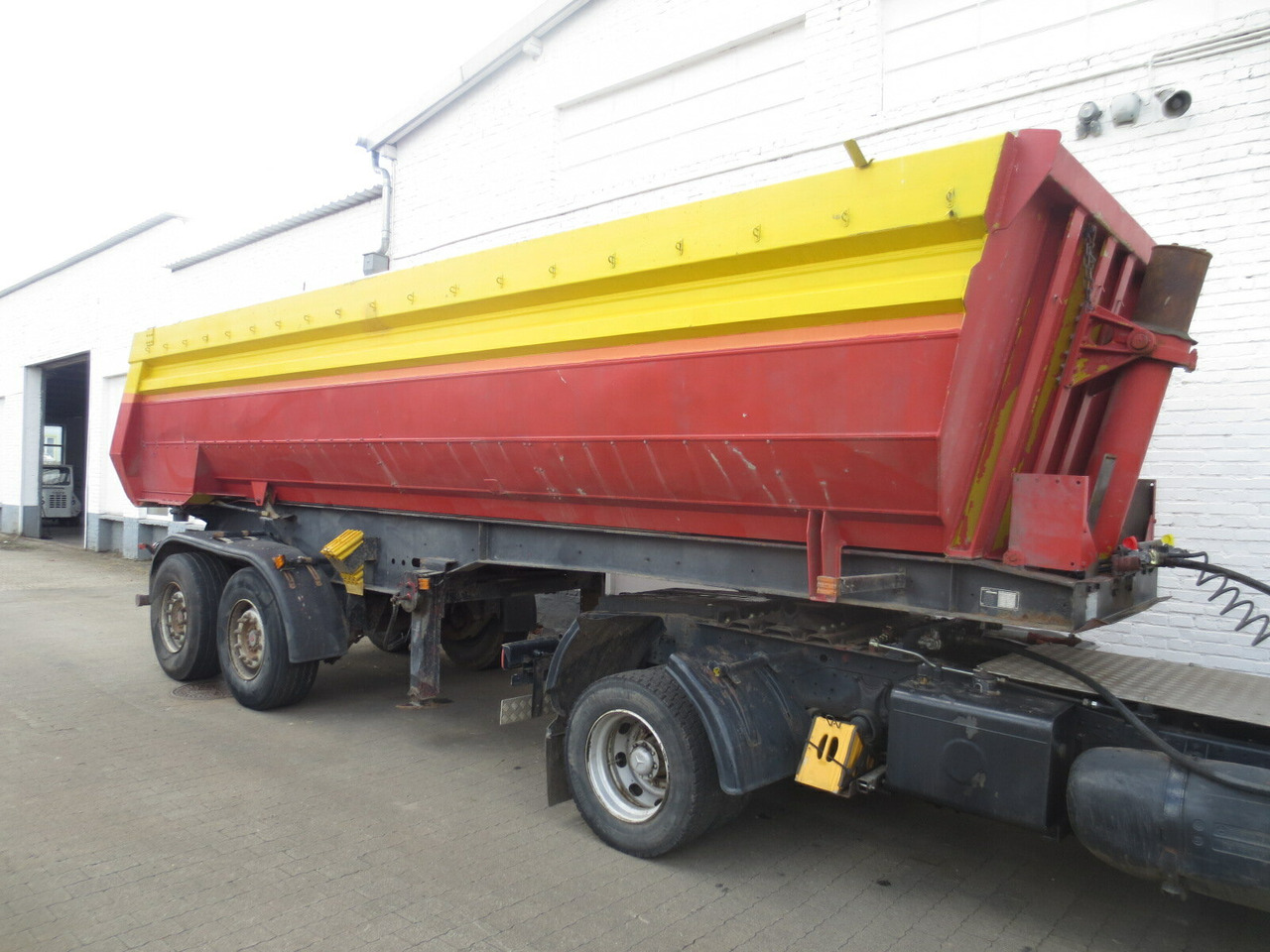 Kögel SKHL 18 SKHL 18 Alu Rundmulde, 24 cbm, Blechboden - Semi-remorque benne: photos 1 Kögel SKHL 18 SKHL 18 Alu Rundmulde, 24 cbm, Blechboden - Semi-remorque benne: photos 1