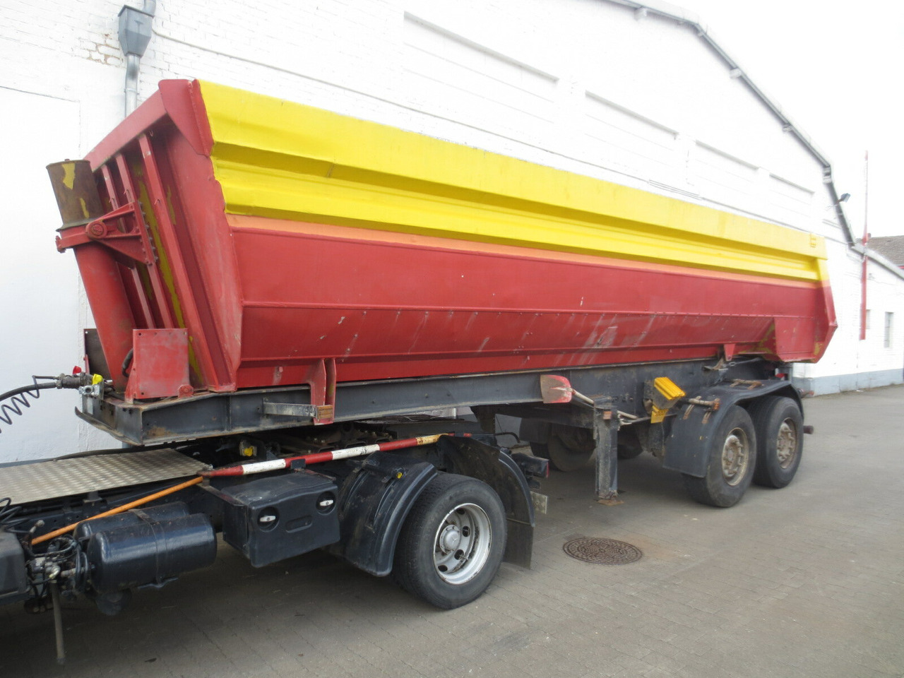 Kögel SKHL 18 SKHL 18 Alu Rundmulde, 24 cbm, Blechboden - Semi-remorque benne: photos 5 Kögel SKHL 18 SKHL 18 Alu Rundmulde, 24 cbm, Blechboden - Semi-remorque benne: photos 5