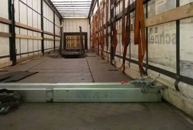 Krone SDP 27 eLCQ4-CS Coil Liner SDP 27 eLCQ4-CS Coil Liner, Coilmulde, Liftachse, Edscha - Semi-remorque plateau: photos 5 Krone SDP 27 eLCQ4-CS Coil Liner SDP 27 eLCQ4-CS Coil Liner, Coilmulde, Liftachse, Edscha - Semi-remorque plateau: photos 5