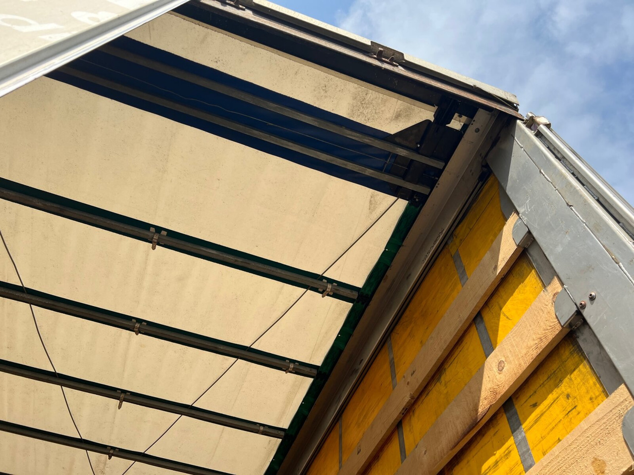 Semi-remorque rideaux coulissants Krone SDP 27 eLCUQ-CS SDP 27 eLCUQ-CS, Coilmulde, Edscha-Verdeck, Hubdach, ca. 93m³: photos 15