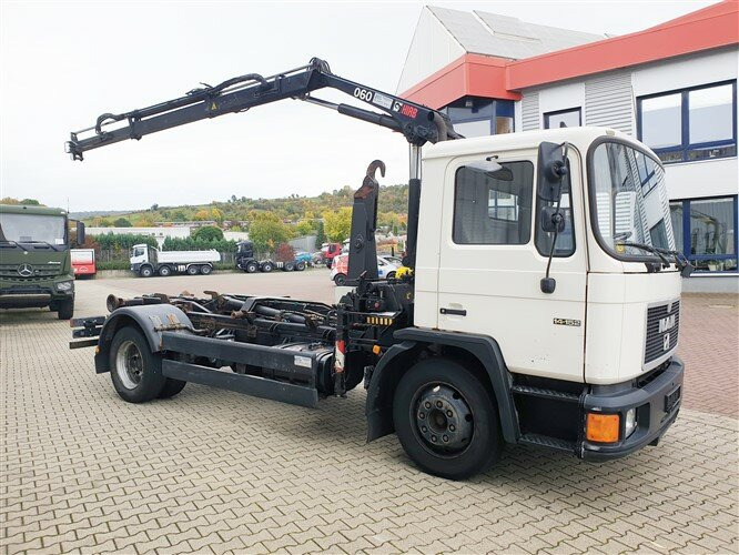 MAN 14.152 F 4x2 BB 14.152 F 4x2 BB mit Kran Hiab 060-2 - Camion ampliroll, Camion grue: photos 2 MAN 14.152 F 4x2 BB 14.152 F 4x2 BB mit Kran Hiab 060-2 - Camion ampliroll, Camion grue: photos 2