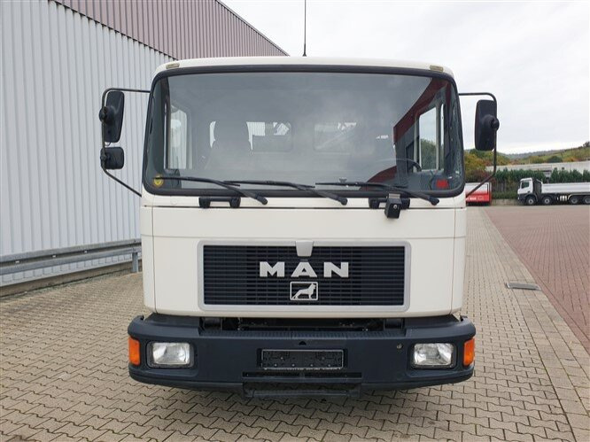 MAN 14.152 F 4x2 BB 14.152 F 4x2 BB mit Kran Hiab 060-2 - Camion ampliroll, Camion grue: photos 3 MAN 14.152 F 4x2 BB 14.152 F 4x2 BB mit Kran Hiab 060-2 - Camion ampliroll, Camion grue: photos 3