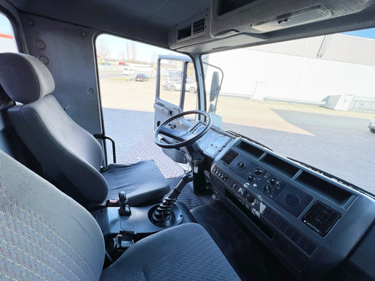 MAN 14.224 LAC 4x4 BB 14.224 LAC 4x4 BB mit Kran Atlas 100.1 - Camion grue, Camion plateau: photos 5 MAN 14.224 LAC 4x4 BB 14.224 LAC 4x4 BB mit Kran Atlas 100.1 - Camion grue, Camion plateau: photos 5