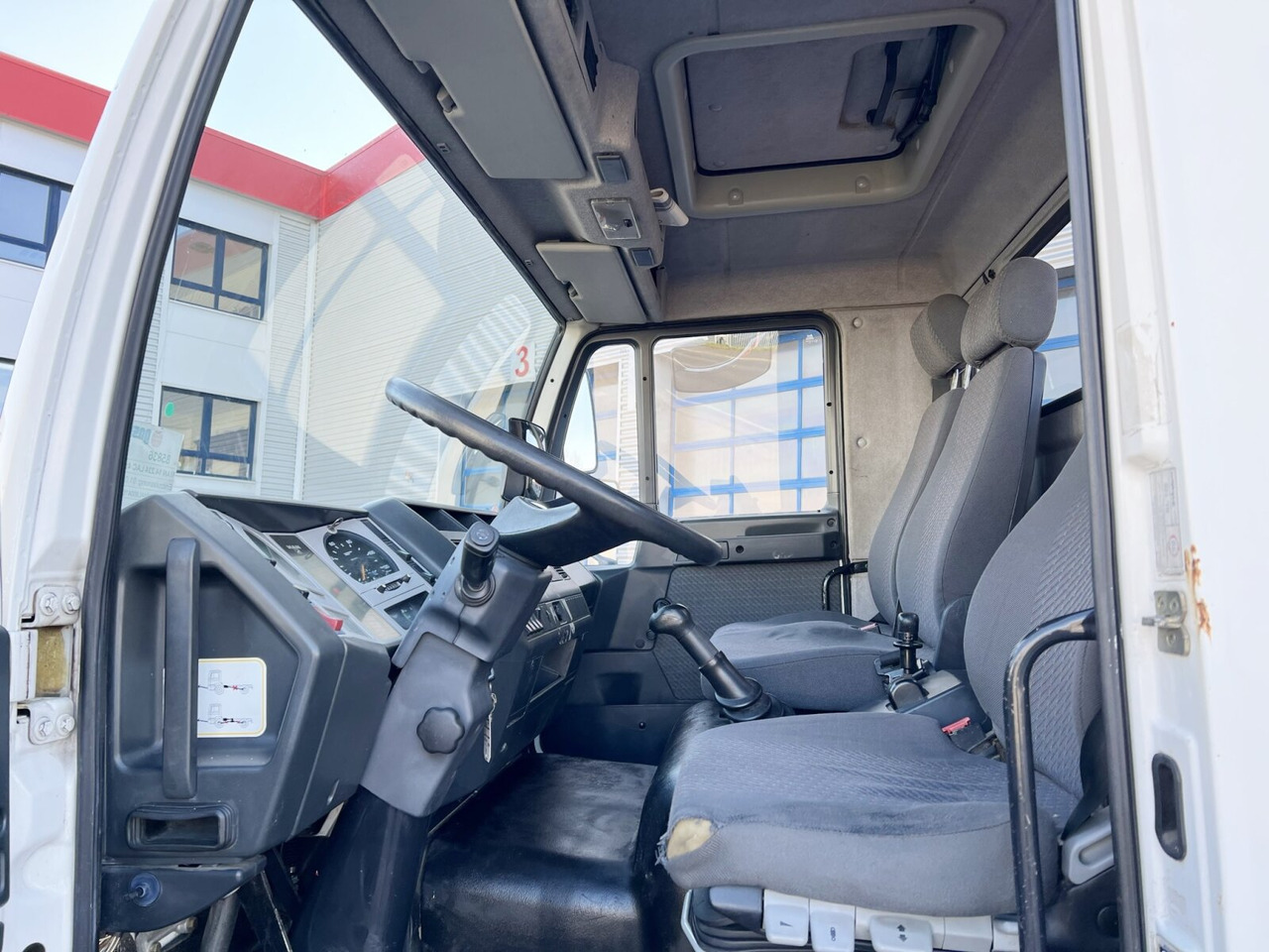 MAN 14.224 LAC 4x4 BB 14.224 LAC 4x4 BB mit Kran Atlas 100.1 - Camion grue, Camion plateau: photos 3 MAN 14.224 LAC 4x4 BB 14.224 LAC 4x4 BB mit Kran Atlas 100.1 - Camion grue, Camion plateau: photos 3