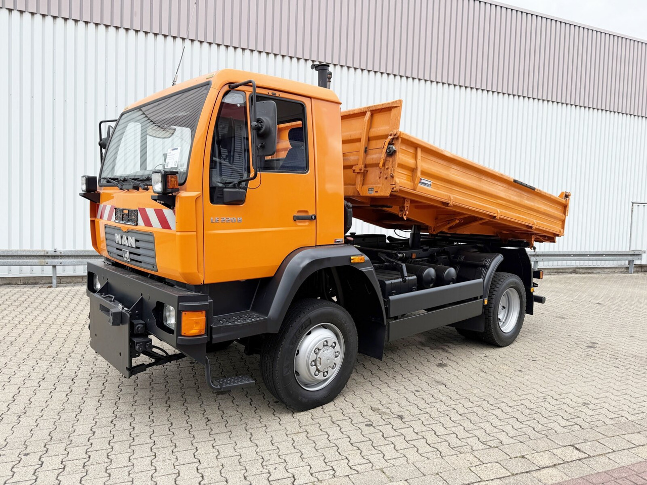MAN 14.225 LAK 4x4 BB 14.225 LAK 4x4 BB, Winterdienstausstattung - Camion benne: photos 1 MAN 14.225 LAK 4x4 BB 14.225 LAK 4x4 BB, Winterdienstausstattung - Camion benne: photos 1