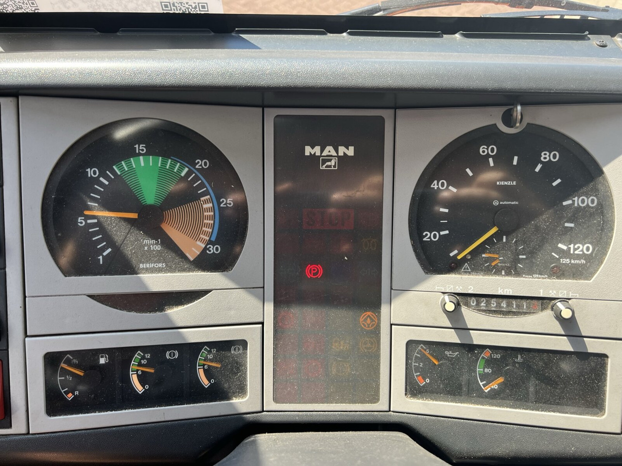 Crédit-bail MAN 25/18.284 6x2-4 LL 25/18.284 6x2-4 LL,Kran HMF 1113 K3, Funk, Retarder MAN 25/18.284 6x2-4 LL 25/18.284 6x2-4 LL,Kran HMF 1113 K3, Funk, Retarder: photos 6 Crédit-bail MAN 25/18.284 6x2-4 LL 25/18.284 6x2-4 LL,Kran HMF 1113 K3, Funk, Retarder MAN 25/18.284 6x2-4 LL 25/18.284 6x2-4 LL,Kran HMF 1113 K3, Funk, Retarder: photos 6