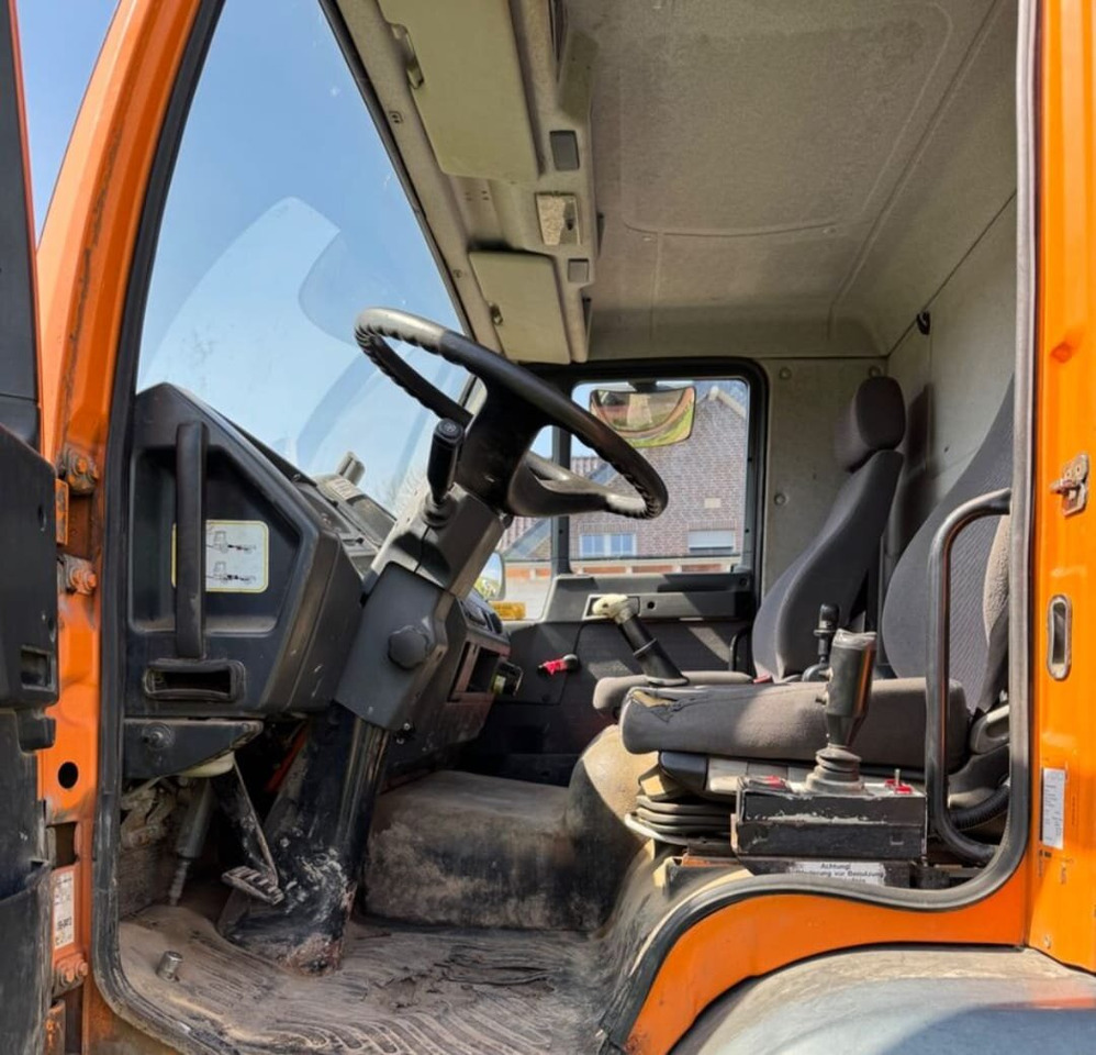 MAN LE 18.280 4x2 LL LE 18.280 4x2 LL, 6-Zylinder, Winterdienstausstattung - Camion ampliroll: photos 5 MAN LE 18.280 4x2 LL LE 18.280 4x2 LL, 6-Zylinder, Winterdienstausstattung - Camion ampliroll: photos 5