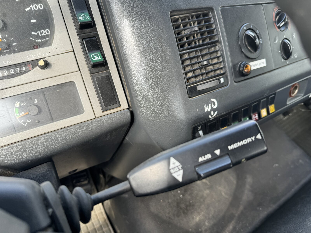 MAN LE 8.150 4x2 BB LE 8.150 4x2 BB, City-Abroller, Winterdienstausstattung - Camion ampliroll: photos 5 MAN LE 8.150 4x2 BB LE 8.150 4x2 BB, City-Abroller, Winterdienstausstattung - Camion ampliroll: photos 5