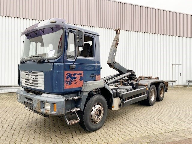 MAN T40 26.364/414 6x4, 6-Zylinder T40 26.364/414 6x4, 6-Zylinder - Camion ampliroll: photos 1 MAN T40 26.364/414 6x4, 6-Zylinder T40 26.364/414 6x4, 6-Zylinder - Camion ampliroll: photos 1