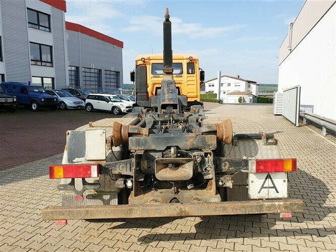 Camion ampliroll MAN TGA 26.363 FDC 6x4 BB TGA 26.363 FDC 6x4 BB: photos 9