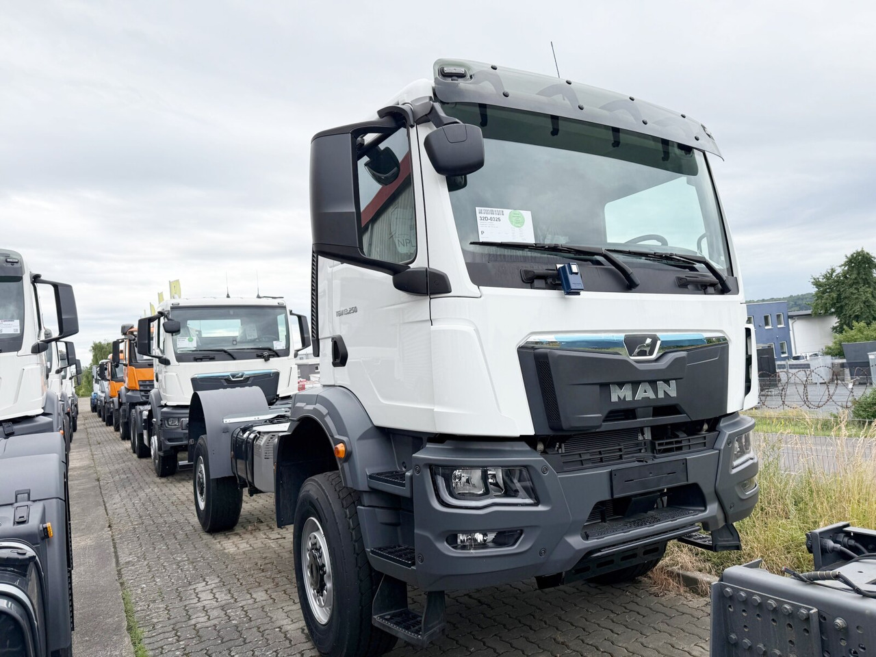 MAN TGM 13.250 4x4 BB CH TGM 13.250 4x4 BB CH, Only Export - Châssis cabine: photos 1 MAN TGM 13.250 4x4 BB CH TGM 13.250 4x4 BB CH, Only Export - Châssis cabine: photos 1