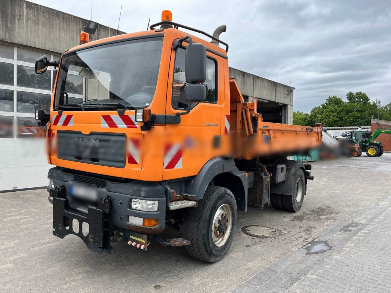 MAN TGM 15.240 4X4 BL TGM 15.240 4X4 BL, Winterdienstausstattung - Camion benne: photos 1 MAN TGM 15.240 4X4 BL TGM 15.240 4X4 BL, Winterdienstausstattung - Camion benne: photos 1
