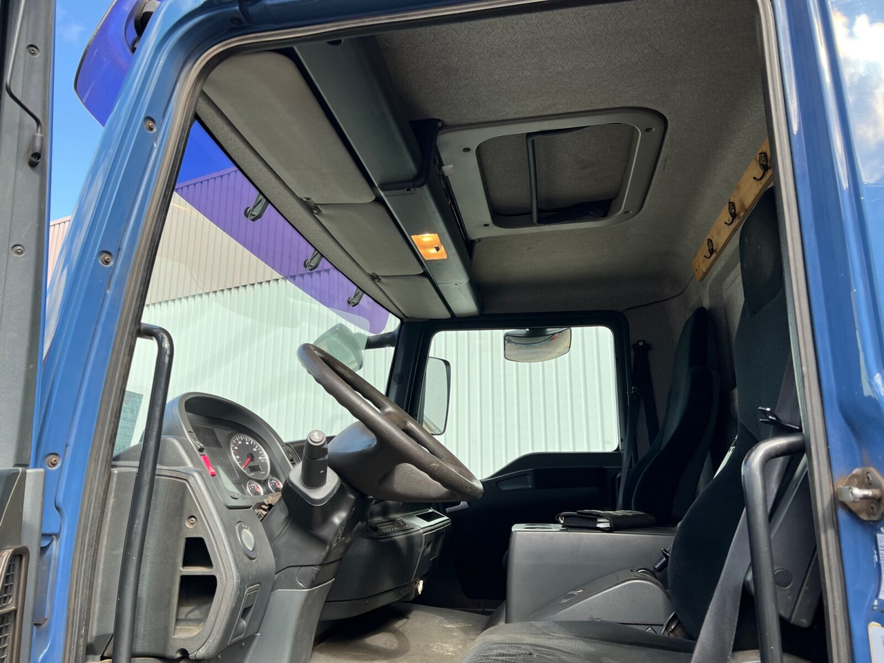 MAN TGM 15.250/340 4X2 BL TGM 15.250/340 4X2 BL mit Kran Palfinger PK 11001 - Camion grue, Camion plateau: photos 4 MAN TGM 15.250/340 4X2 BL TGM 15.250/340 4X2 BL mit Kran Palfinger PK 11001 - Camion grue, Camion plateau: photos 4