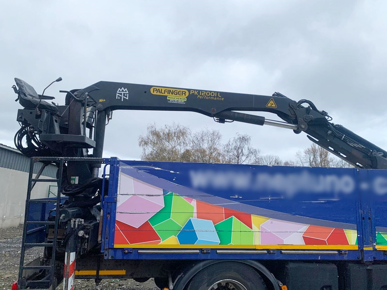 MAN TGM 18.290 4x2 BL mit MOTORSCHADEN! TGM 18.290 4x2 BL, Heckkran Palfinger PK12001L, MOTORSCHADEN! - Camion grue, Camion plateau: photos 5 MAN TGM 18.290 4x2 BL mit MOTORSCHADEN! TGM 18.290 4x2 BL, Heckkran Palfinger PK12001L, MOTORSCHADEN! - Camion grue, Camion plateau: photos 5