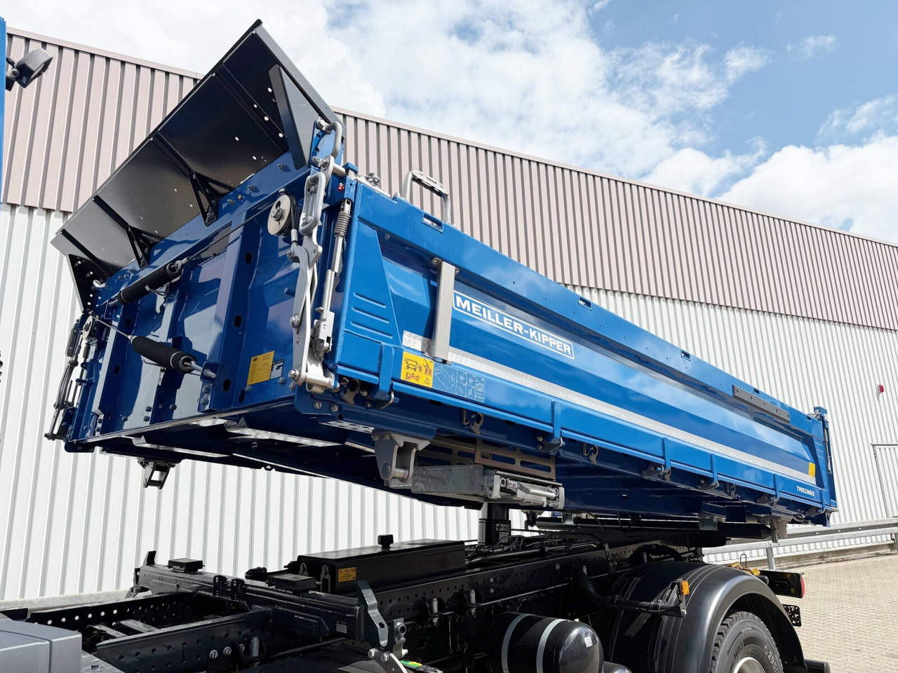 MAN TGM 18.320 4x4 BB CH TGM 18.320 4x4 BB CH, Navi, Meiller Trigenius - Camion benne: photos 2 MAN TGM 18.320 4x4 BB CH TGM 18.320 4x4 BB CH, Navi, Meiller Trigenius - Camion benne: photos 2