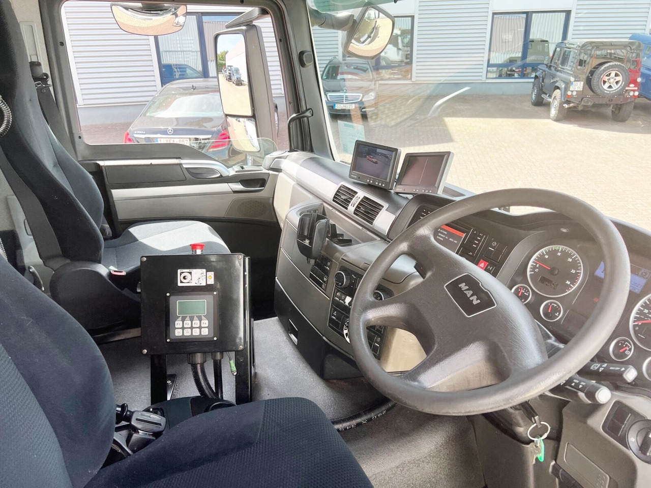 Crédit-bail MAN TGS 26.320 6x2-4 LL TGS 26.320/400 6x2-4 LL, Rechtslenker, Retarder, Lift-/Lenkachse, VDL Translift Seitenlader MAN TGS 26.320 6x2-4 LL TGS 26.320/400 6x2-4 LL, Rechtslenker, Retarder, Lift-/Lenkachse, VDL Translift Seitenlader: photos 15 Crédit-bail MAN TGS 26.320 6x2-4 LL TGS 26.320/400 6x2-4 LL, Rechtslenker, Retarder, Lift-/Lenkachse, VDL Translift Seitenlader MAN TGS 26.320 6x2-4 LL TGS 26.320/400 6x2-4 LL, Rechtslenker, Retarder, Lift-/Lenkachse, VDL Translift Seitenlader: photos 15