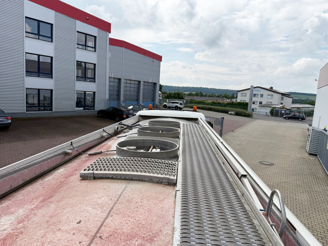 MAN TGS 26.400 6x2-4 BL TGS 26.400 6x2-4 BL, Liftachse, ADR, Esterer Tank ca. 20.030l, 3 Kammern, Funk - Camion citerne: photos 2 MAN TGS 26.400 6x2-4 BL TGS 26.400 6x2-4 BL, Liftachse, ADR, Esterer Tank ca. 20.030l, 3 Kammern, Funk - Camion citerne: photos 2