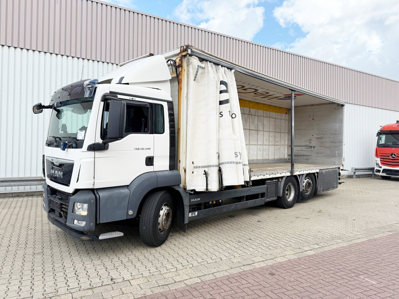 MAN TGS 26.400 6x2-4 LL TGS 26.400 6x2-4 LL, Lenk-/Lift, Hubdach - Camion plateau, Camion grue: photos 1 MAN TGS 26.400 6x2-4 LL TGS 26.400 6x2-4 LL, Lenk-/Lift, Hubdach - Camion plateau, Camion grue: photos 1