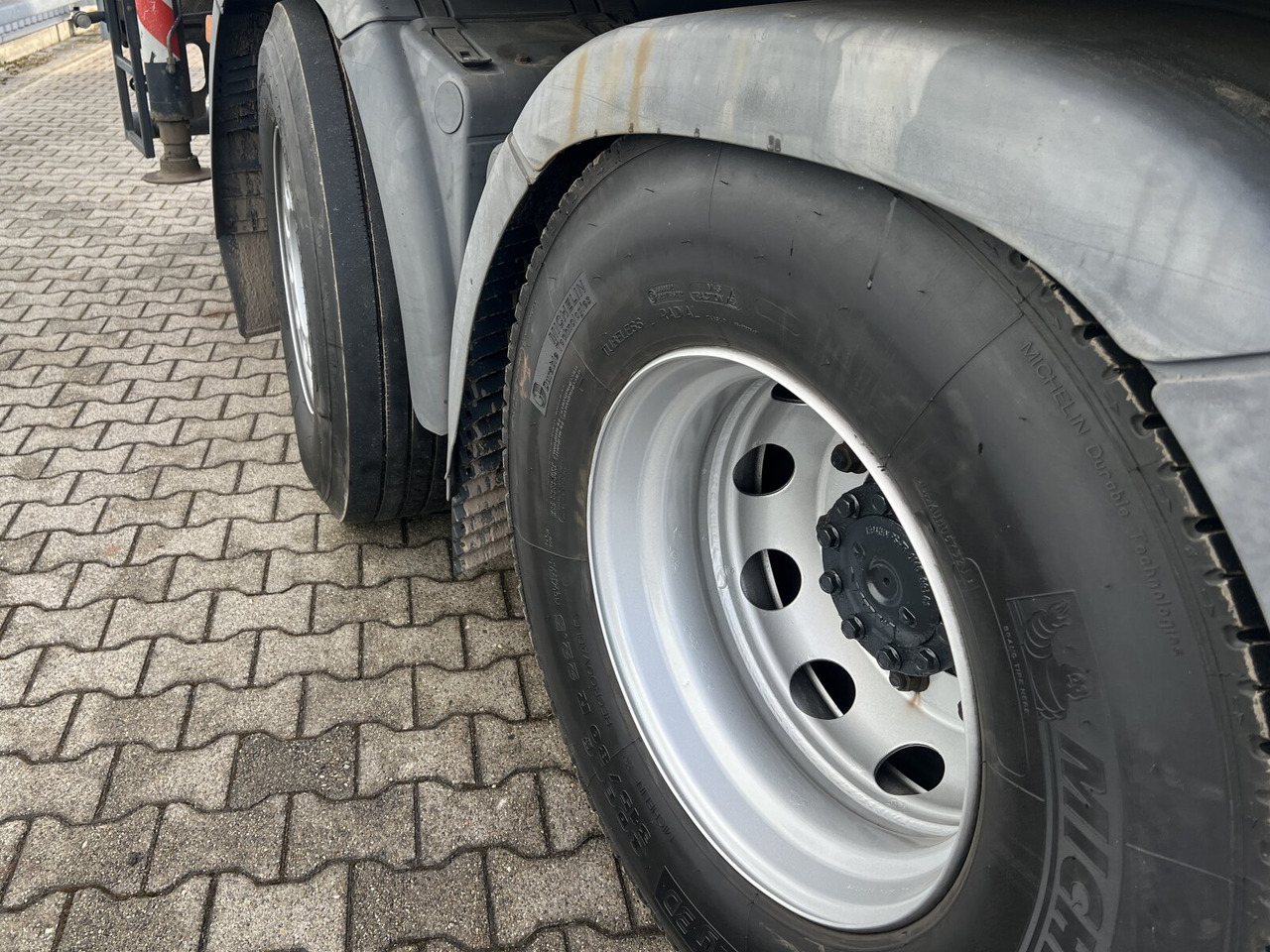 MAN TGS 26.400 6x2-4 LL TGS 26.400 6x2-4 LL, Navi, Lenk-/Liftachse, Heckkran Palfinger PK20001-K B, Funk - Camion grue, Camion plateau: photos 3 MAN TGS 26.400 6x2-4 LL TGS 26.400 6x2-4 LL, Navi, Lenk-/Liftachse, Heckkran Palfinger PK20001-K B, Funk - Camion grue, Camion plateau: photos 3