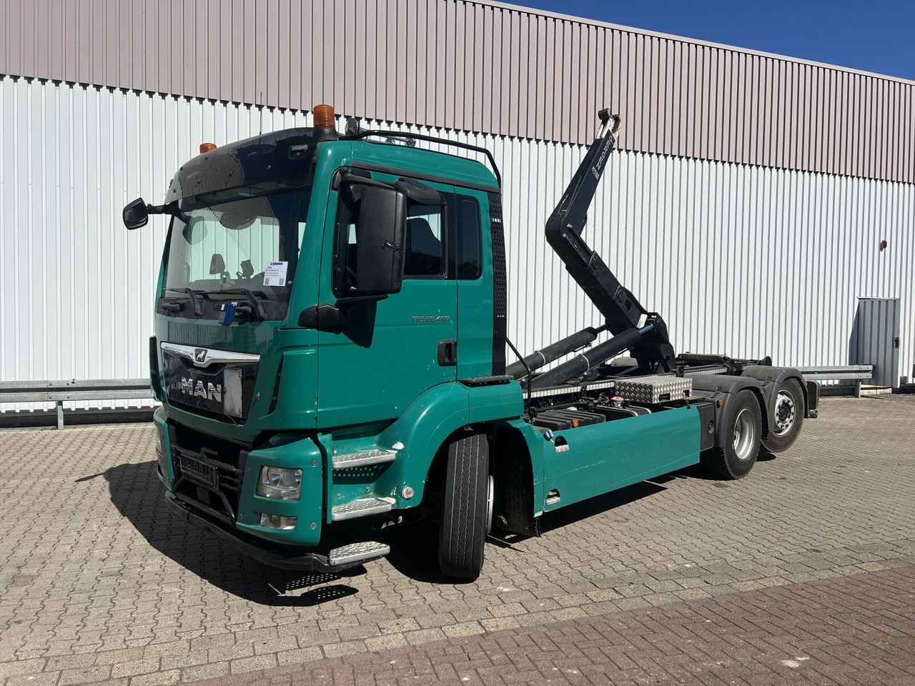 MAN TGS 26.460 6x2-4 BL TGS 26.460 6x2-4 BL, Lenk-/Liftachse, Motorabtrieb - Camion ampliroll: photos 1 MAN TGS 26.460 6x2-4 BL TGS 26.460 6x2-4 BL, Lenk-/Liftachse, Motorabtrieb - Camion ampliroll: photos 1
