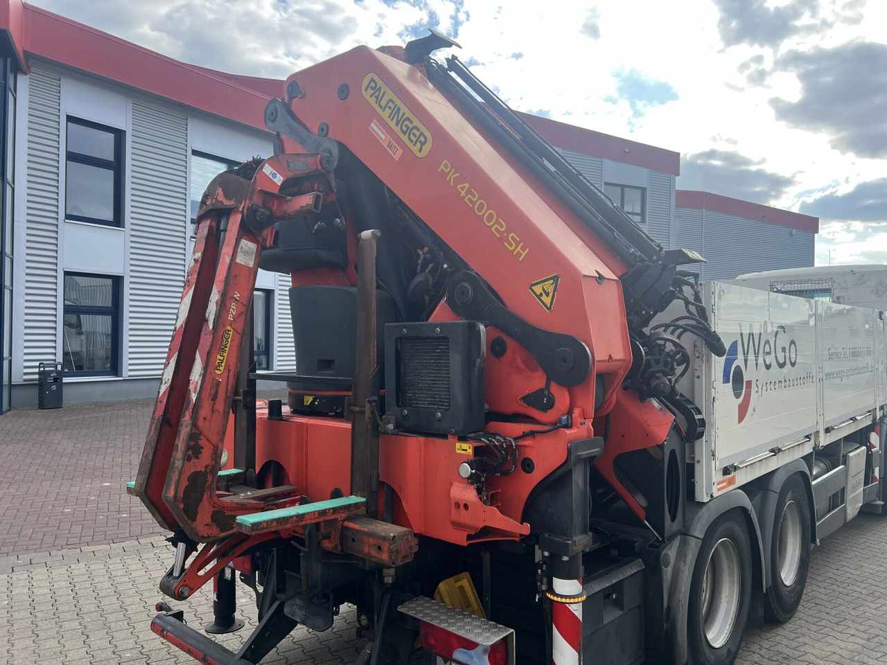 MAN TGS 35.440 8x4 BL TGS 35.440 8x4 BL, Navi, Heckkran Palfinger PK42002 SH-F + Jip PJ 060 B, 24,9m-730kg, Funk - Camion grue, Camion plateau: photos 4 MAN TGS 35.440 8x4 BL TGS 35.440 8x4 BL, Navi, Heckkran Palfinger PK42002 SH-F + Jip PJ 060 B, 24,9m-730kg, Funk - Camion grue, Camion plateau: photos 4