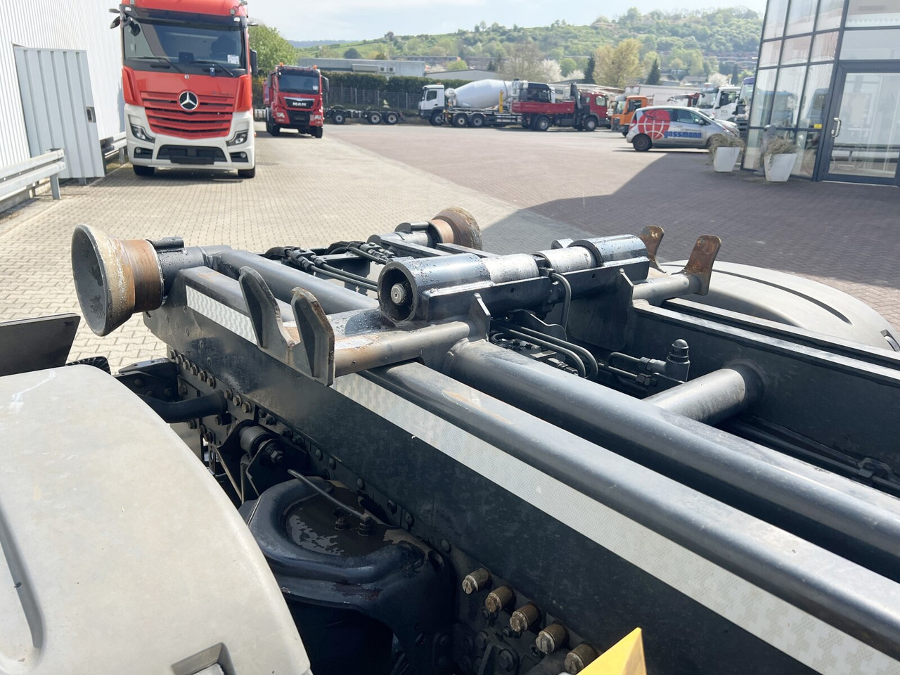 MAN TGS 35.460 8x4-4 BL TGS 35.460 8x4-4 BL, Navi, Motorabtrieb, Lenk-/Liftachse - Camion ampliroll: photos 2 MAN TGS 35.460 8x4-4 BL TGS 35.460 8x4-4 BL, Navi, Motorabtrieb, Lenk-/Liftachse - Camion ampliroll: photos 2
