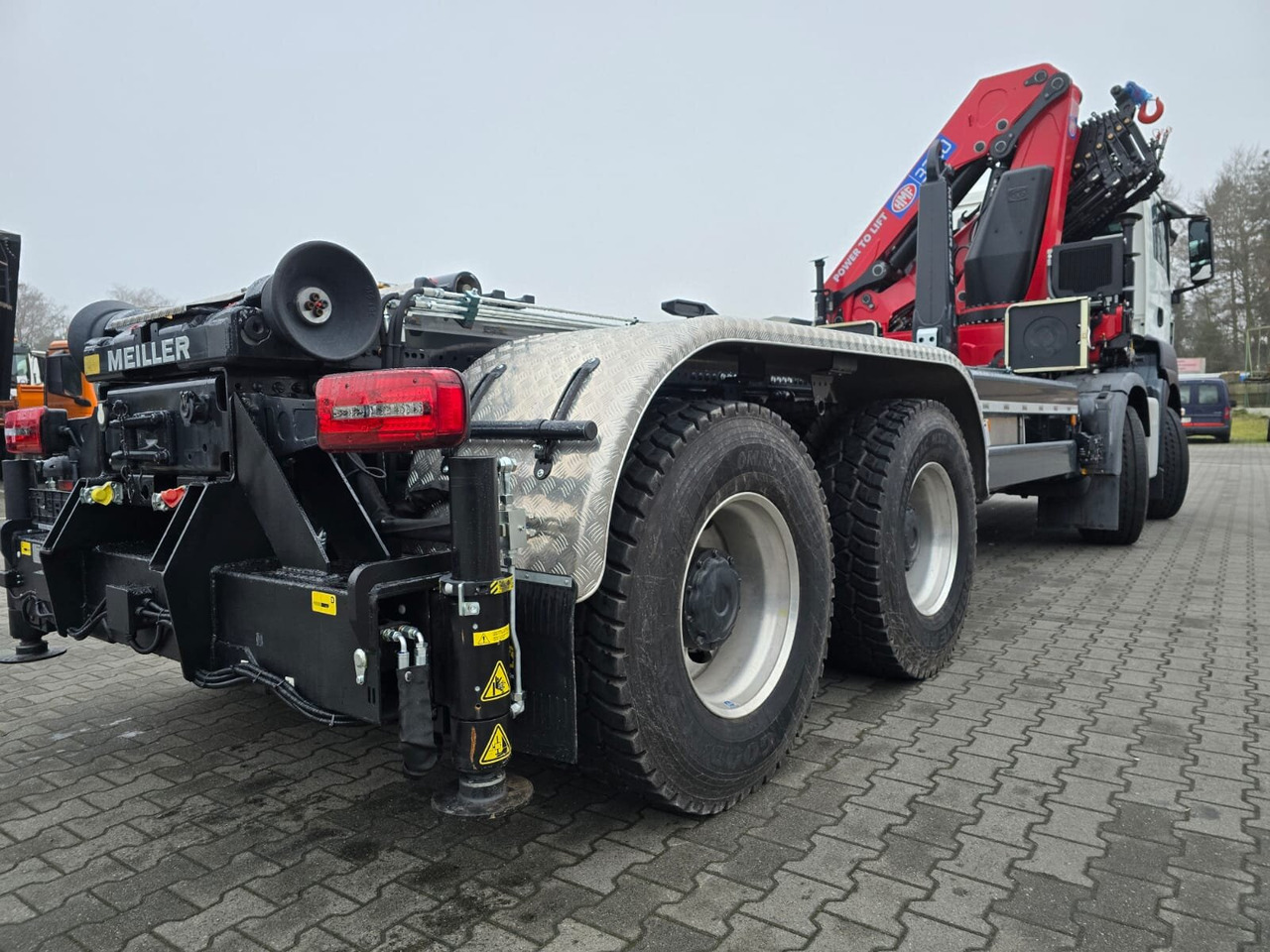 MAN TGS 35.480 8X4 BL TGS 35.480 8X4 BL, Intarder, Kran HMF 3220-K6, 4-fach Abstützung, Funk - Camion ampliroll, Camion grue: photos 2 MAN TGS 35.480 8X4 BL TGS 35.480 8X4 BL, Intarder, Kran HMF 3220-K6, 4-fach Abstützung, Funk - Camion ampliroll, Camion grue: photos 2