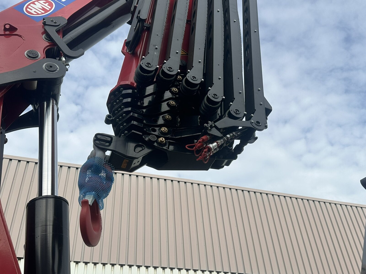 MAN TGS 35.480 8X4 BL TGS 35.480 8X4 BL, Intarder, Kran HMF 3220-K6, 4-fach Abstützung, Funk - Camion ampliroll, Camion grue: photos 4 MAN TGS 35.480 8X4 BL TGS 35.480 8X4 BL, Intarder, Kran HMF 3220-K6, 4-fach Abstützung, Funk - Camion ampliroll, Camion grue: photos 4